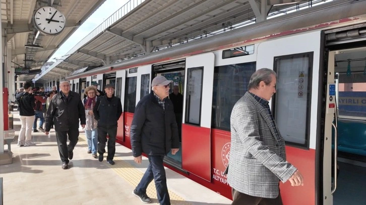 11 yıl sonra açılan Sirkeci Kazlıçeşme hattını 1 haftada 80 binden fazla vatandaş kullandı