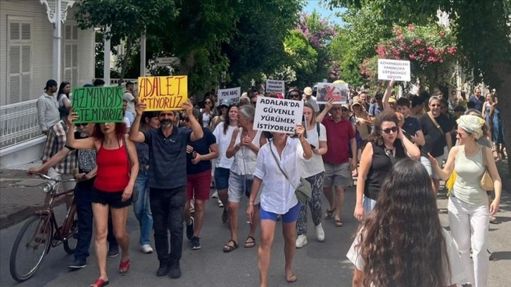 Adalar'da İETT'ye minibüs tepkisi!