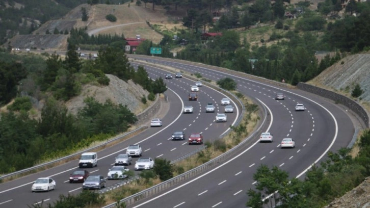 Adana-Pozantı-Ankara Otoyolu'nda bayram yoğunluğu