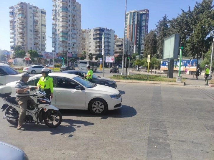 Adana’da trafik ekiplerinden 