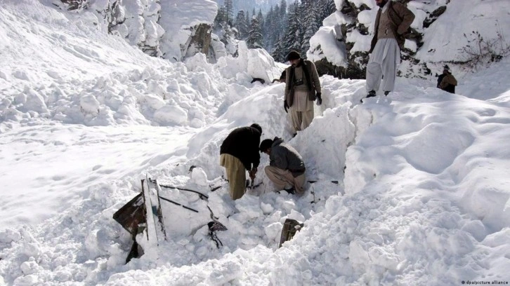 Afganistan'da yoğun yağışlar heyelana neden oldu. En az 25 kişi yaşamını yitirdi