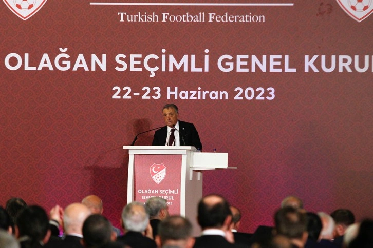 Ahmet Nur Çebi: 