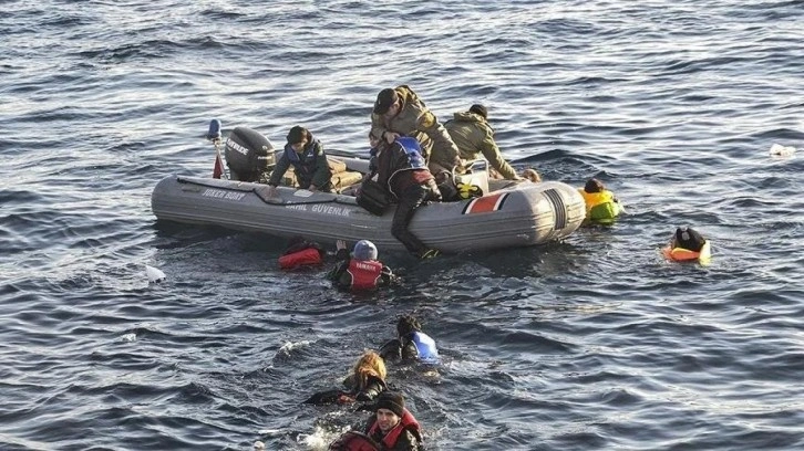 Akdeniz'de facia! Batan göçmen teknesinde 1'i çocuk 8 kişi öldü