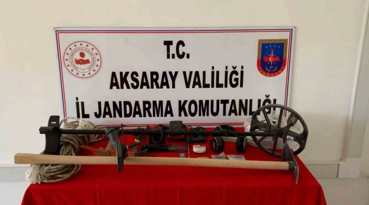 Aksaray’da define avcıları jandarmaya yakalandı