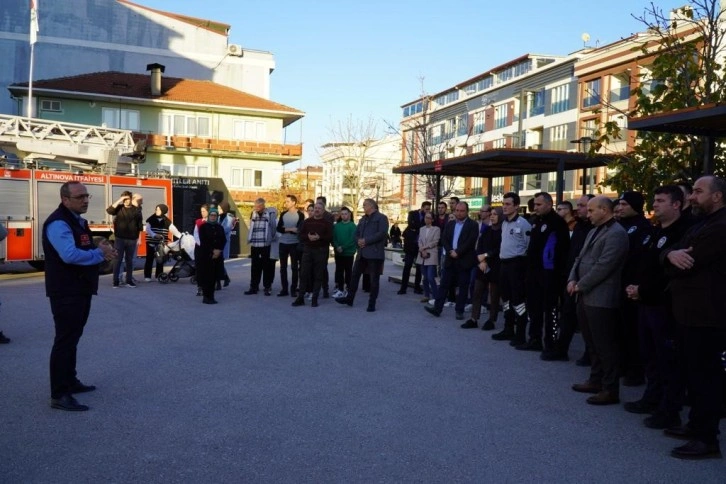 Altınova’da deprem ve yangın tatbikatı gerçeği aratmadı