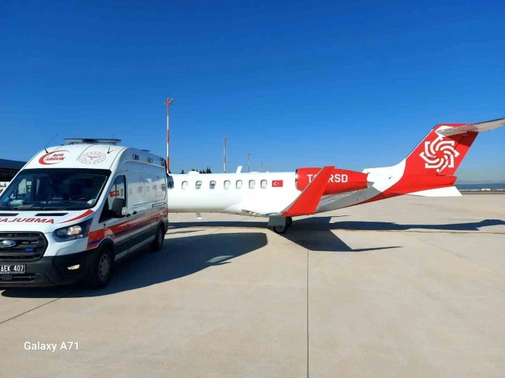 Ambulans uçak 10 günlük bebek için havalandı