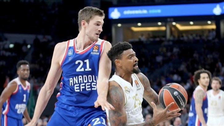 Anadolu Efes, Tibor Pleiss ile yollarını ayırdı