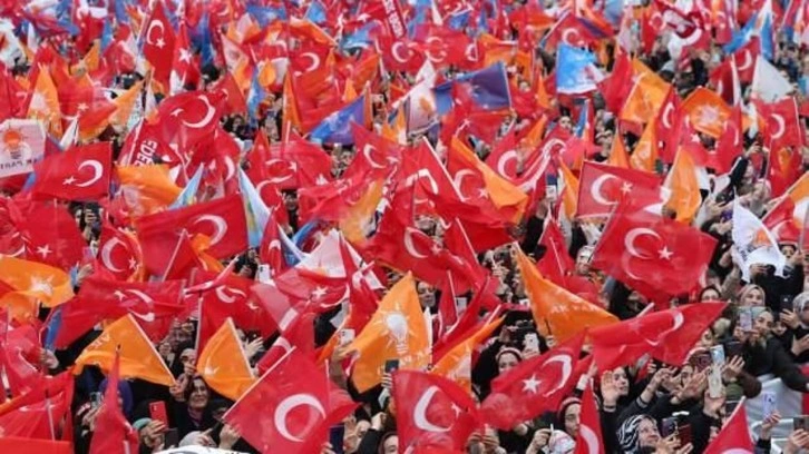 Antalya'da AK Parti'ye 7 bin 841 yeni üye katıldı