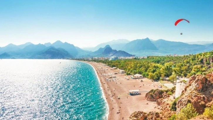 Antalya'ya turist yağmuru... Dört ayda 2 milyonu aştı!