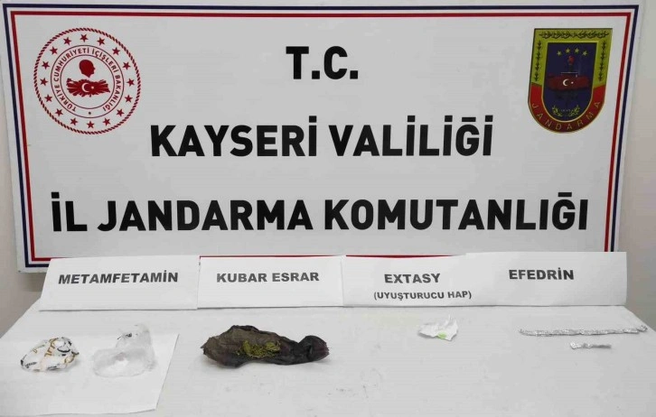 Aracın Şoför Koltuğundan Uyuşturucu Çıktı