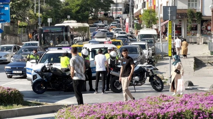 Arnavutköy'de İETT otobüsü arızalandı, trafikte uzun araç kuyruğu oluştu