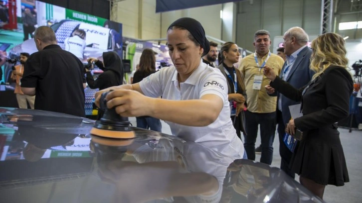 Automechanika İstanbul'da kadın oto bakım ustaları yarıştı