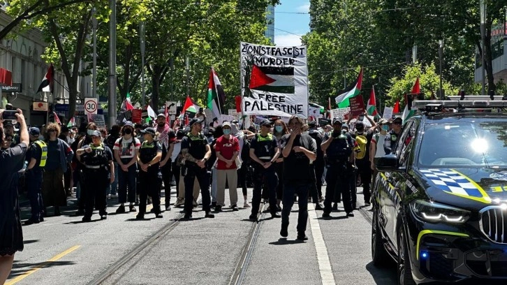 Avustralya'da polis, Melbourne'deki Filistin'e destek gösterisine müdahale etti