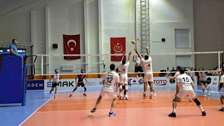 AXA Sigorta Efeler Ligi: TÜRŞAD: 3 - Akkuş Belediyespor: 1