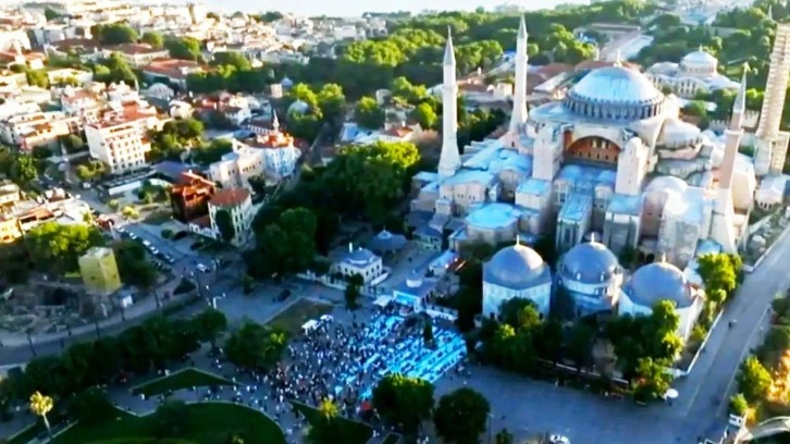 Ayasofya doldu taştı