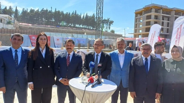 Bakan Özhaseki: 1 yıl içinde 400 bin deprem konutu teslim edilmiş olacak