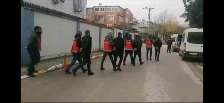 Balıkesir’de 6 aranan şahıs yakalandı