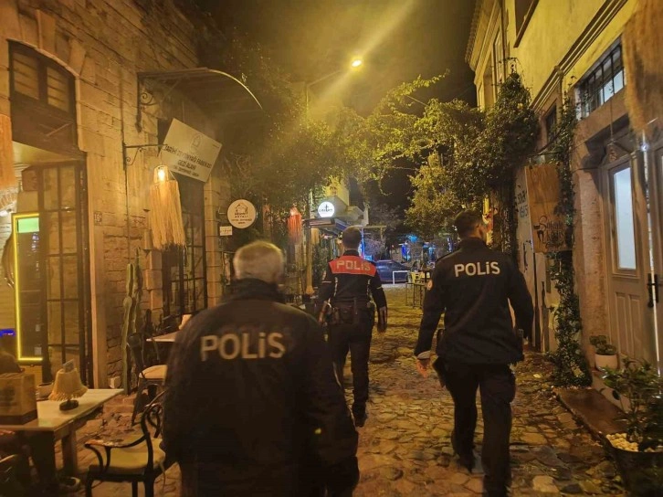 Balıkesir’de polis 2 şüpheli şahsı yakaladı