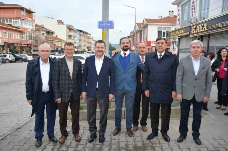 Balıkesir’in kalplere dokunan doktorunun ismi memleketinde bir sokağa verildi