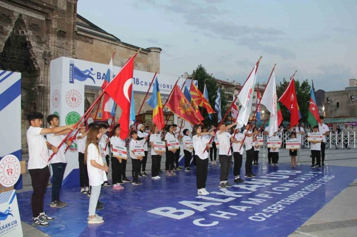 Balkan U18 Atletizm Şampiyonası’nın açılış seremonisi yapıldı