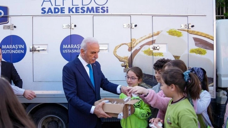 Başkan Yıldırım’dan minik protestoculara dondurma sürprizi