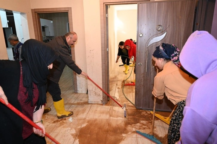 Batman’da selin ardından temizlik çalışmaları devam ediyor