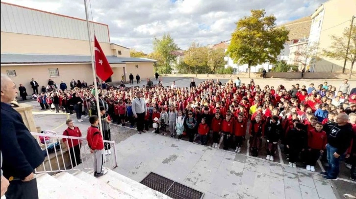 Bayburt’ta Filistin için bayrak töreni ve saygı duruşu