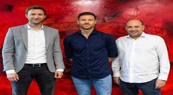 Bayer Leverkusen, Xabi Alonso’nun sözleşmesini 3 yıl uzattı