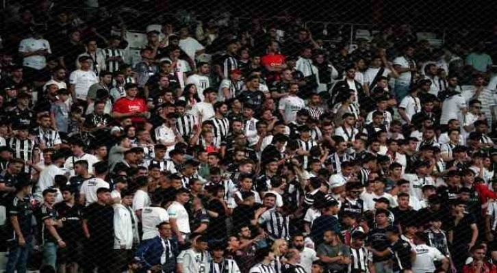 Beşiktaş Stadyumu’nda ‘yönetim istifa’ sesleri