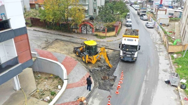 Beylikdüzü’nde yol çalışmaları 10 mahallede eş zamanlı devam ediyor