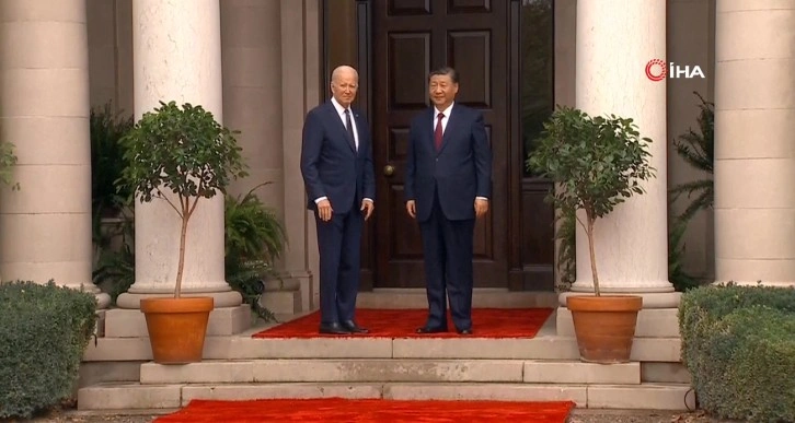 Biden ve Xi 1 yıl aranın ardından ilk kez yüz yüze görüştü