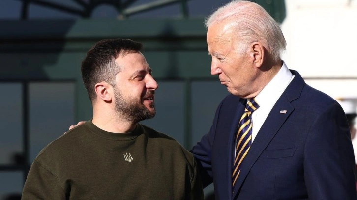 Biden, Zelenski'den özür diledi