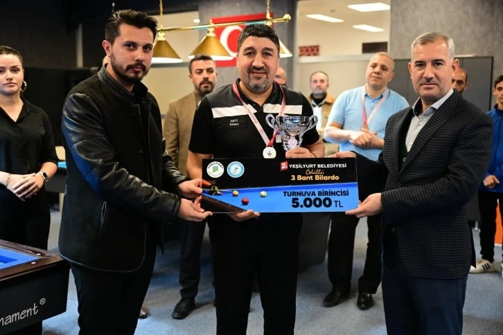 Bilardo Turnuvasında ödüller dağıtıldı