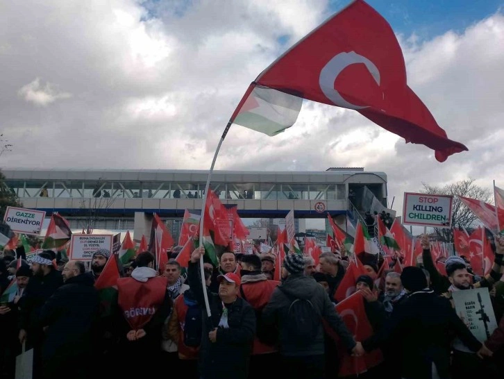 Binlerce vatandaş Filistin için yürüdü