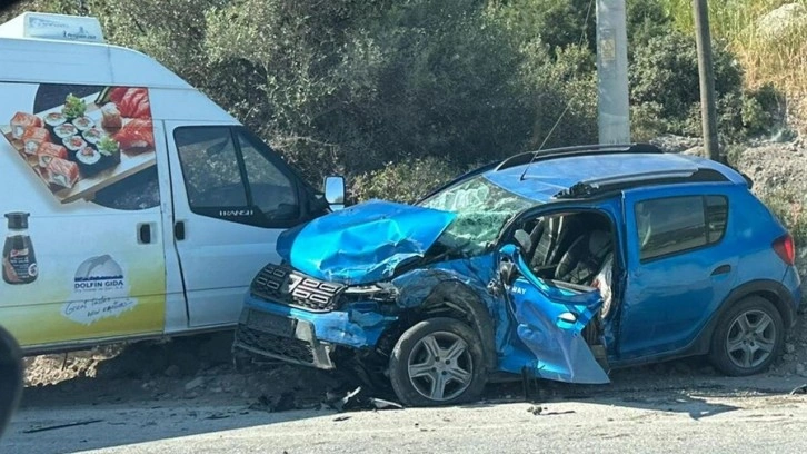 Bodrum'da alkollü sürücünün kullandığı otomobil, kamyonetle çarpıştı: 1 ölü, 1 yaralı