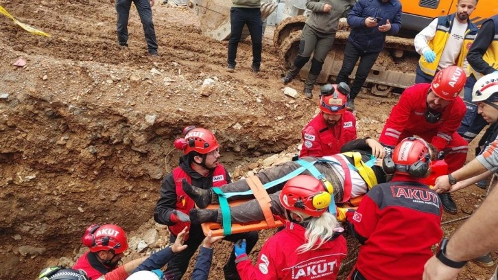 Bodrum’da inşaatta kayan toprağı altında kalan 2 işçi yaralı kurtarıldı