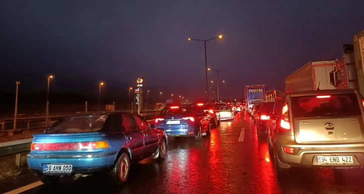 Bolu Dağı Tüneli İstanbul istikameti trafiğe kapatıldı