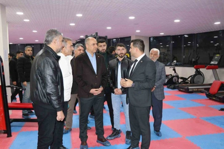 Bozova’da yapımı tamamlanan spor salonu hizmette açıldı