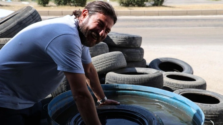 Bu adam her şeye gülüyor! Filmdi gerçek oldu