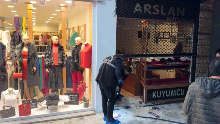 Bursa’da kuyumcu soygunu: 500 bin lira değerindeki altınları çaldılar