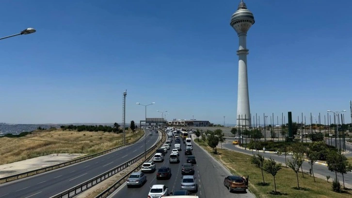 Büyükçekmece'de bayram trafiği!