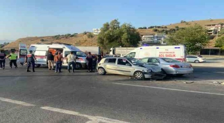 Çakırbeyli Kavşağı’nda kaza 3 yaralı