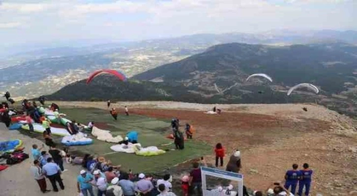 Çameli’nde yamaç paraşütü heyecanı başlıyor