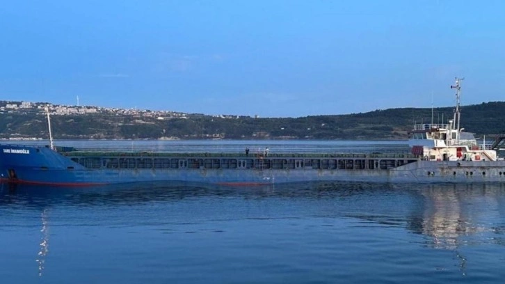 Çanakkale Boğazı’ndaki gemide yangın: Karanlık Liman'a demirletildi!