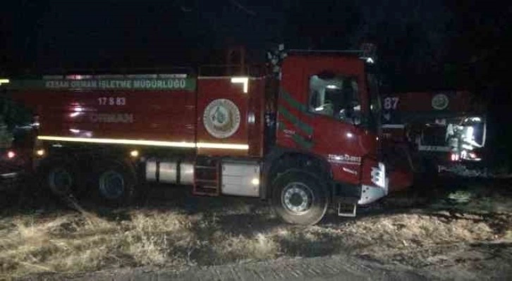 Çanakkale’deki orman yangınına gece de havadan ve karadan müdahale ediliyor