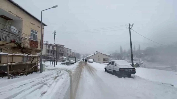 Çelikhan’da yoğun kar yağışı