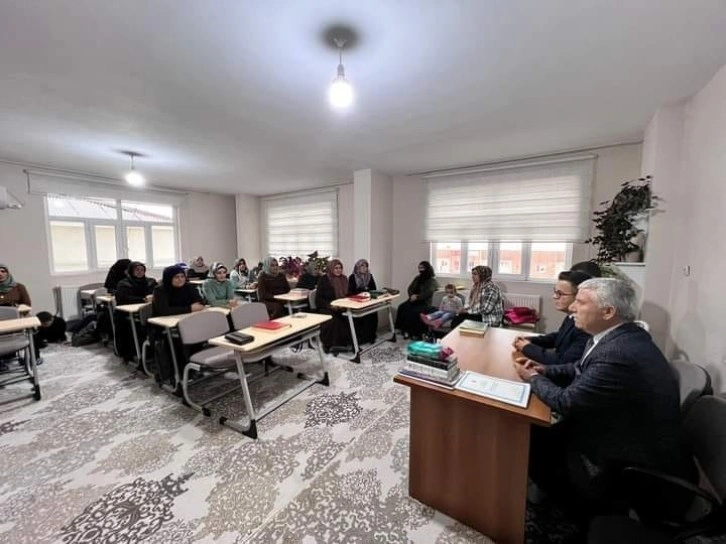 Çermik Kaymakamı Yılmaz, Kur’an kursu öğrenci ve hocalarıyla bir araya geldi