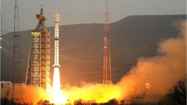 Çin'den uzaya 3 yeni uydu!