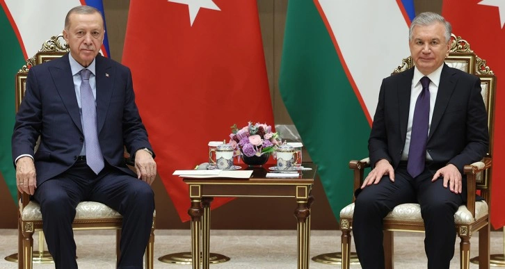 Cumhurbaşkanı Erdoğan, Özbekistanlı mevkidaşı Mirziyoyev ile görüştü