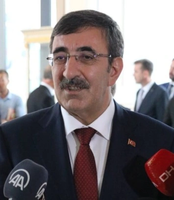 Cumhurbaşkanı Yardımcısı Yılmaz: "Orta vadede tek haneli enflasyona gitmeyi öngörüyoruz"